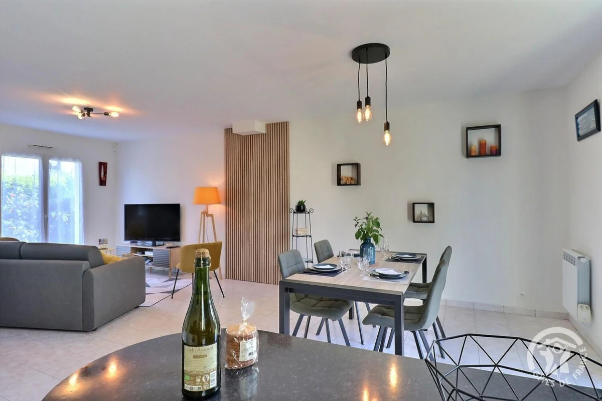 Espace repas, cuisine,salon